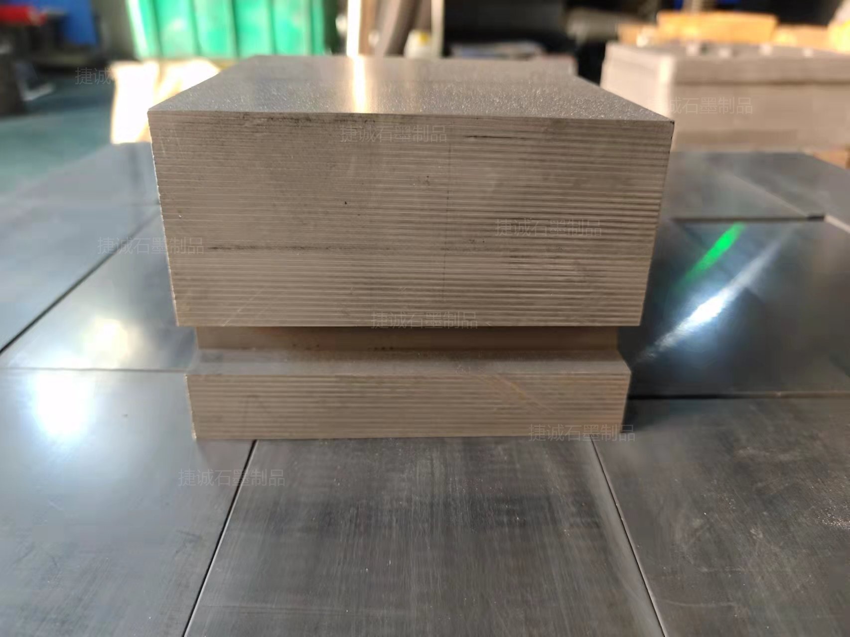 多層鋁箔覆鎳抗氧化石墨塊，軟連接石墨塊，焊接成型石墨電極，軟連接石墨電極，銅排軟連接電極塊，軟連接石墨塊生產廠家