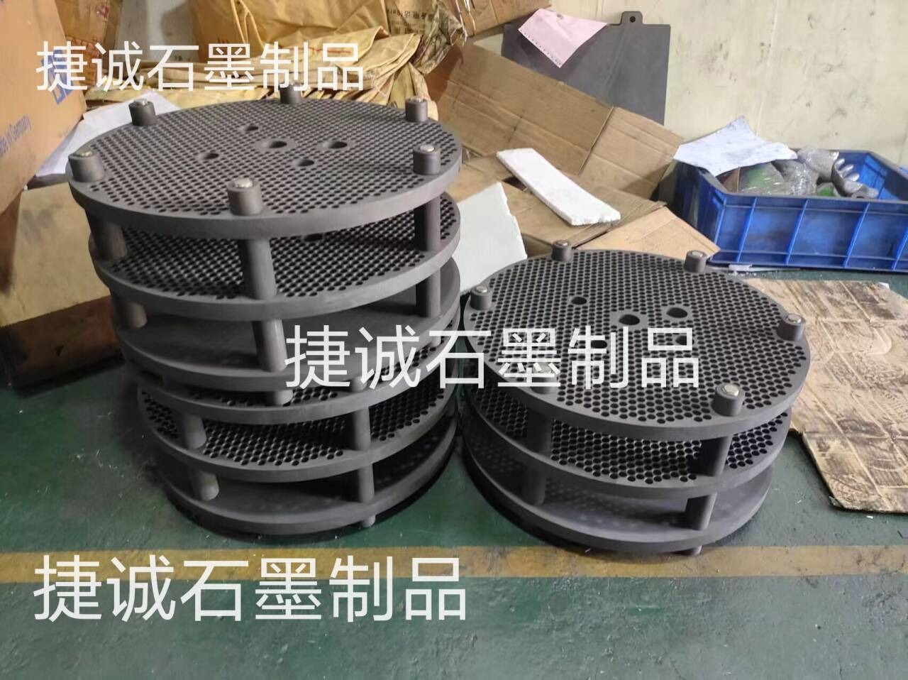 高精純石墨盤，常規石墨盤，高純石墨盤，石墨盤，鐘罩爐燒結石墨盤，導熱銅管燒結石墨盤，粉末冶金爐石墨夾具，發熱盤，高純石墨電子燒結模具，推板爐燒結石墨盤